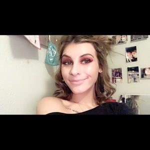 Meet your Posher, Haley